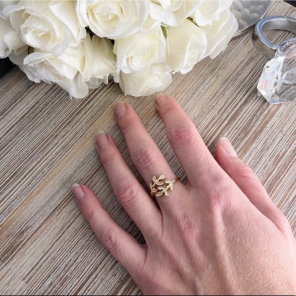 Simple Elegance Ring